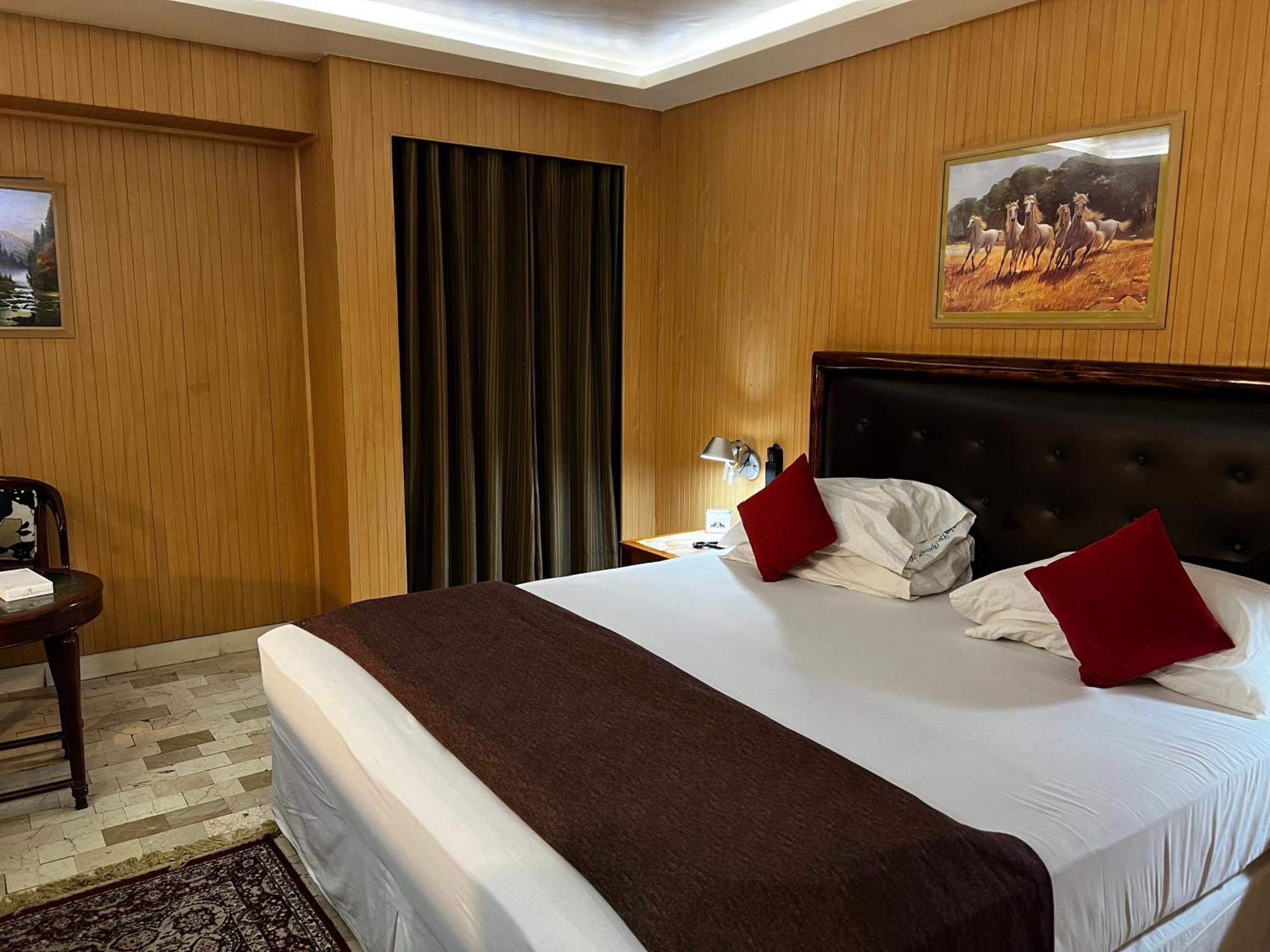 Hotel Galaxy Karachi Exterior photo