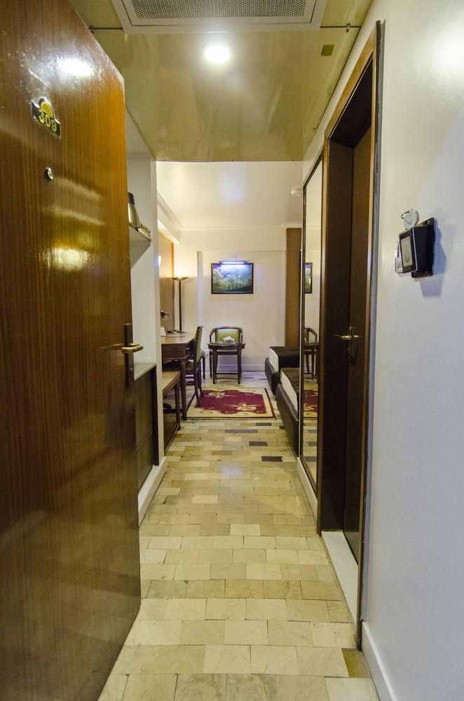 Hotel Galaxy Karachi Exterior photo